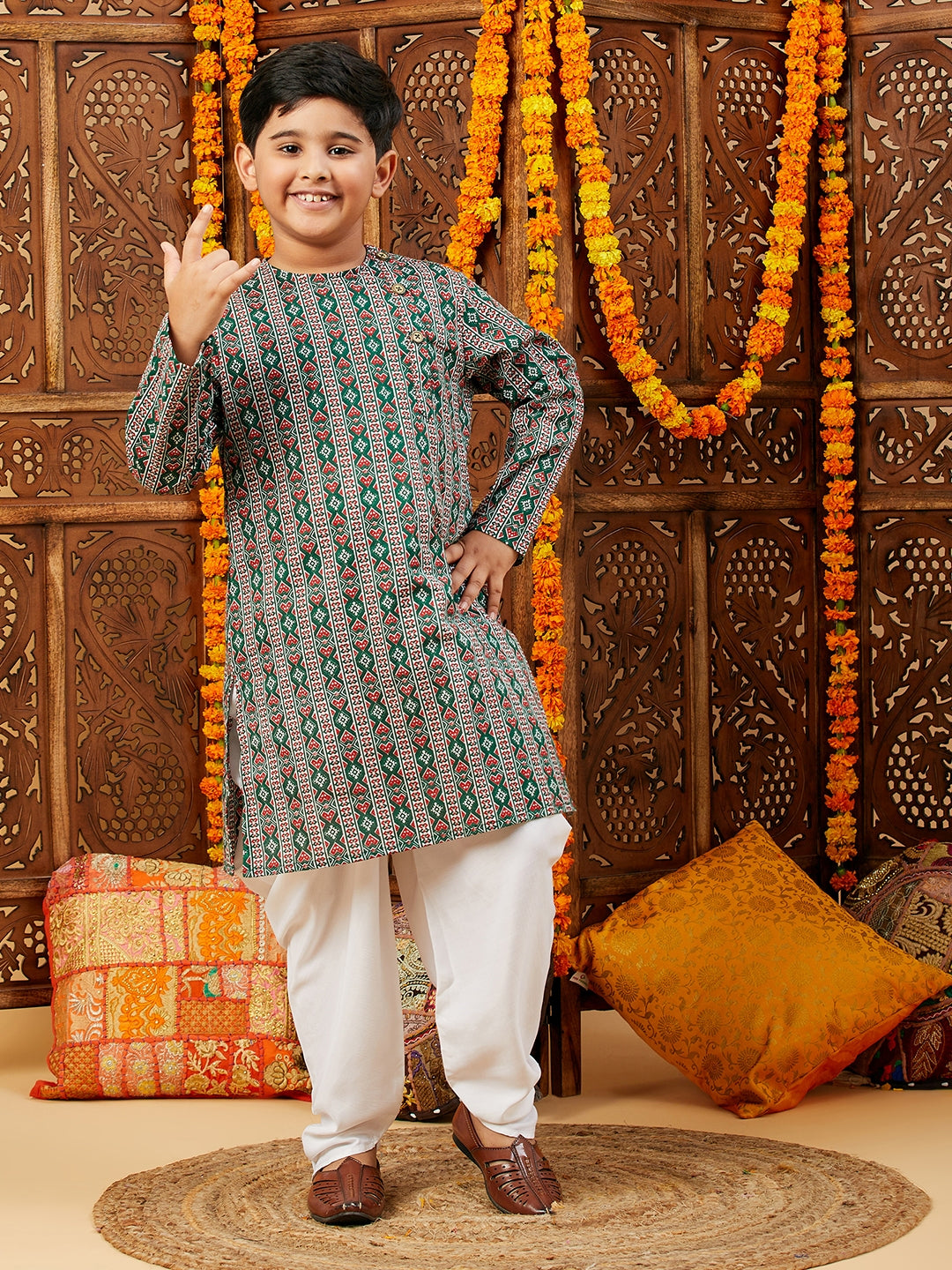 Boys Knee Length Abstract print Kurta Set - Green