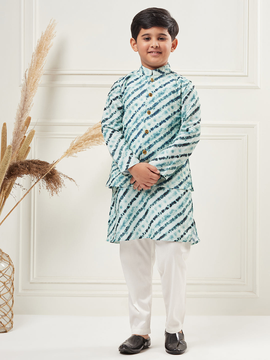 Boys Above Knee Embroidery Kurta Set with Jacket - Green