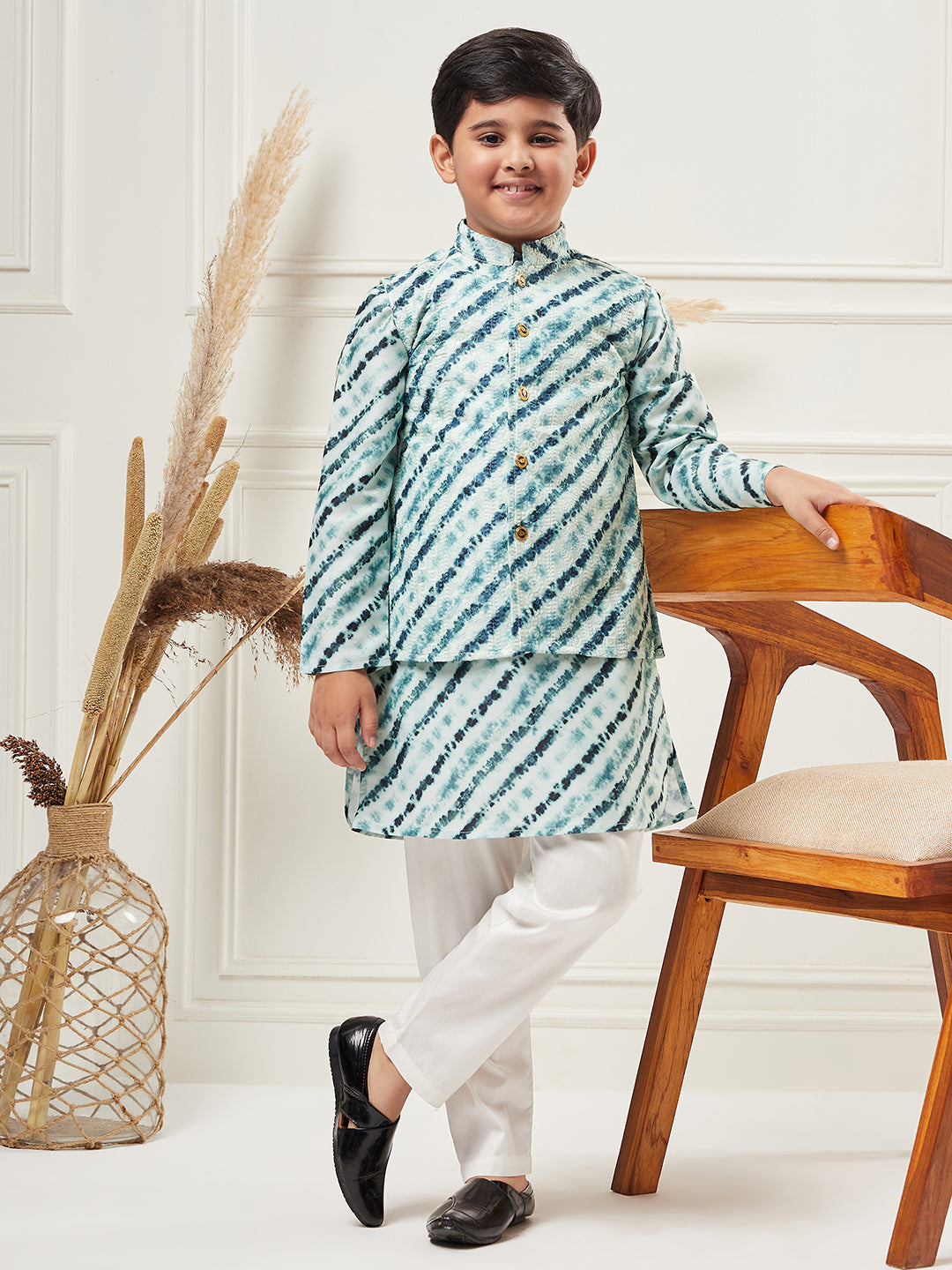 Boys Above Knee Embroidery Kurta Set with Jacket - Green