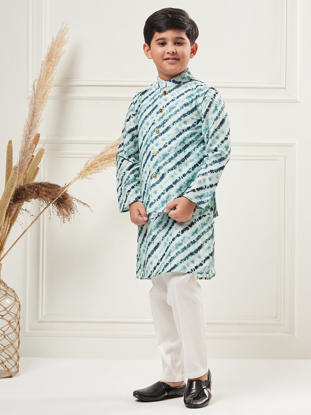 Boys Above Knee Embroidery Kurta Set with Jacket - Green