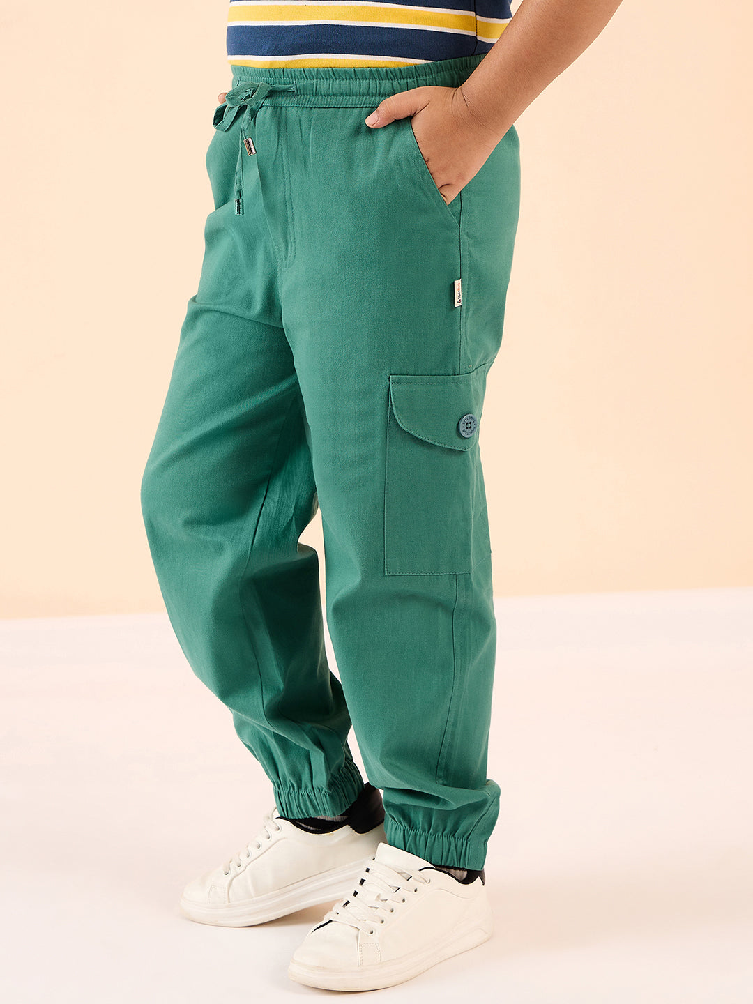 Boys Ankle Length Solid Cargo Pants - Green