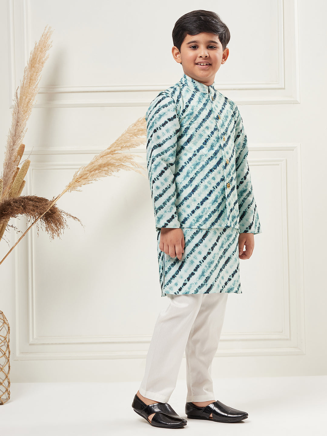 Boys Above Knee Embroidery Kurta Set with Jacket - Green