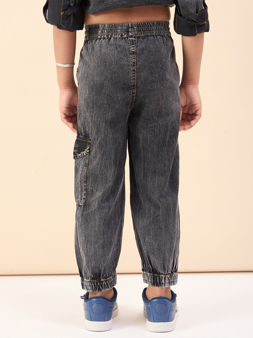 Boys Ankle Length Solid Cargo Pants - Black