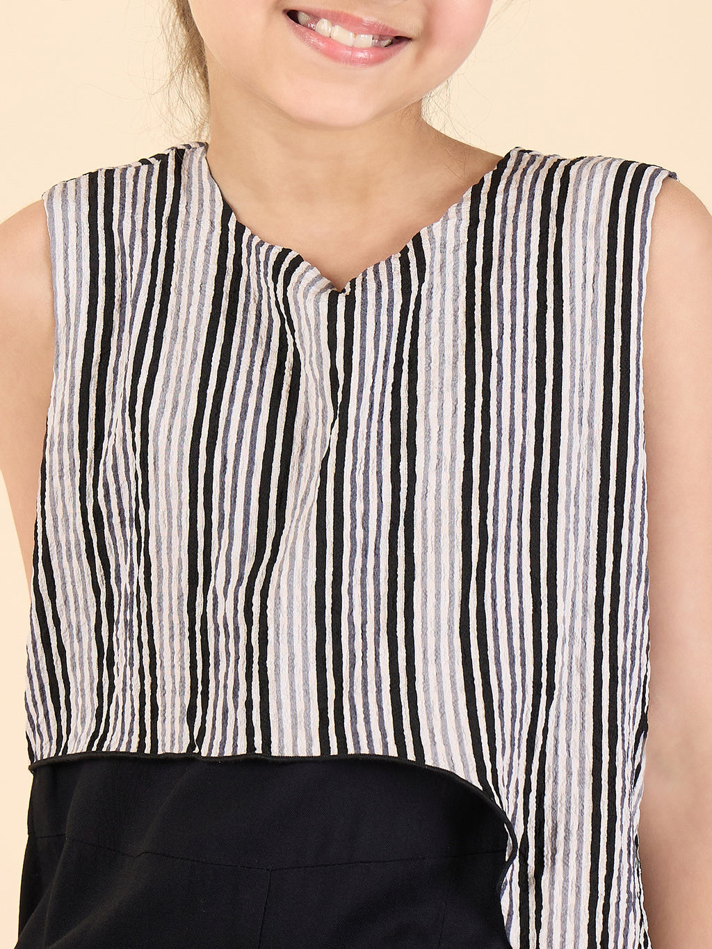 Girls Ankle Length All over Print Jumpsuit - Black