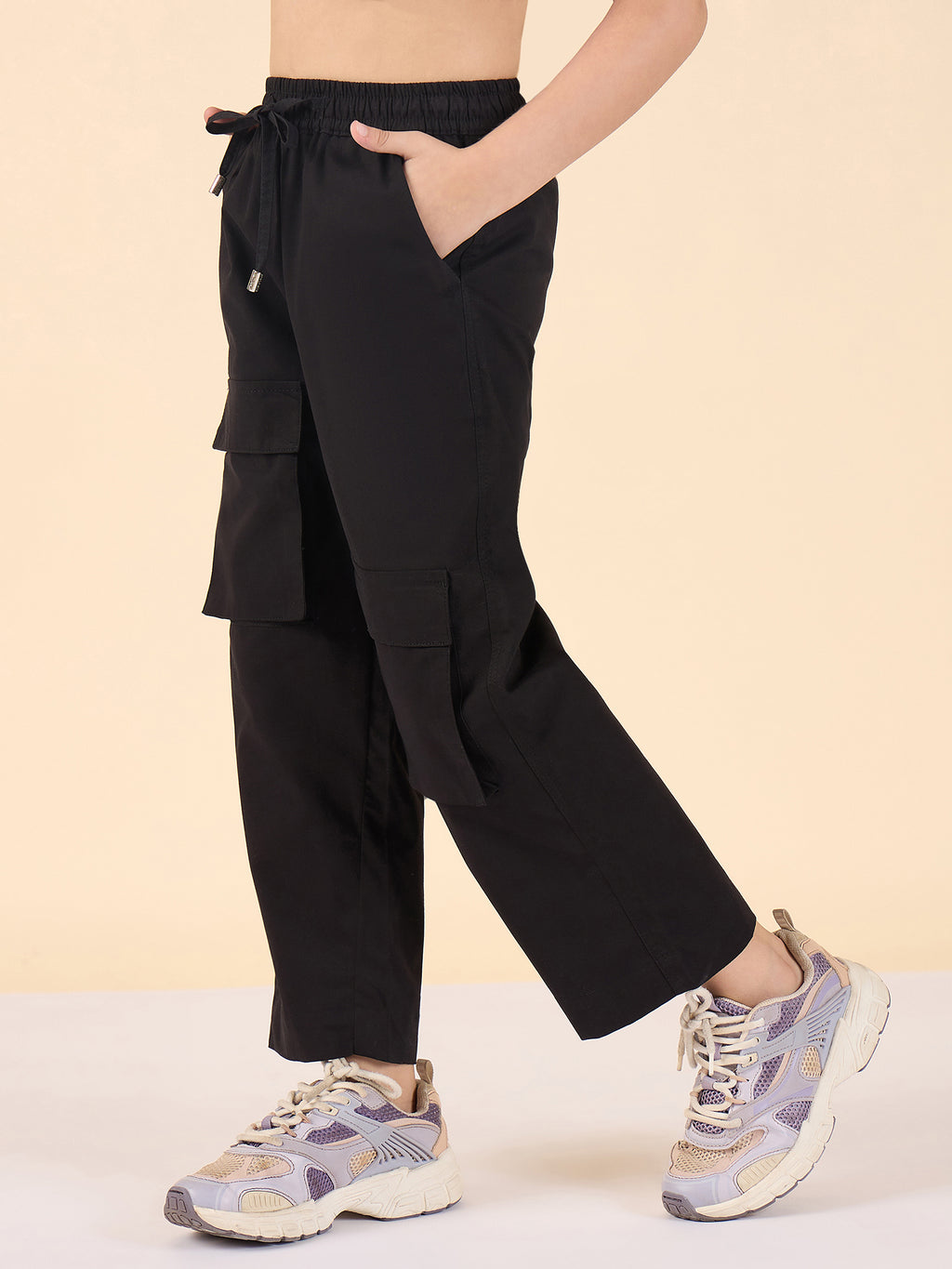 Girls Ankle Length Solid Cargo Pants - Black
