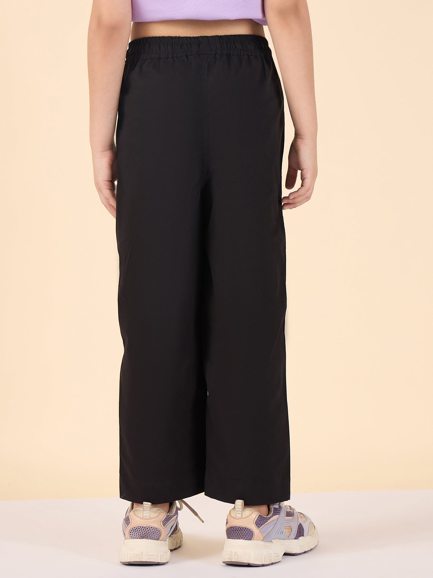 Girls Ankle Length Solid Cargo Pants - Black