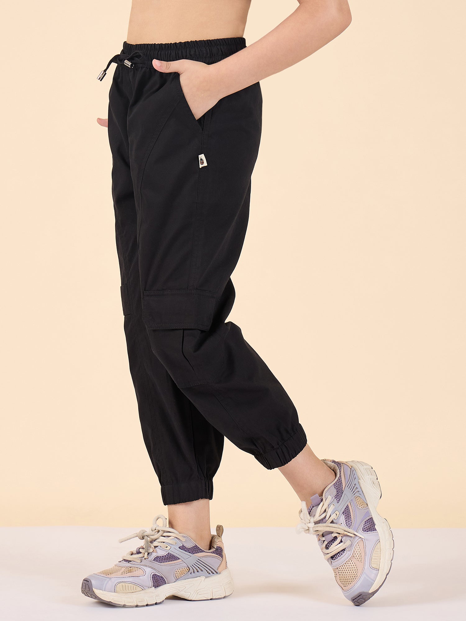 Girls Ankle Length Solid Cargo Pants - Black