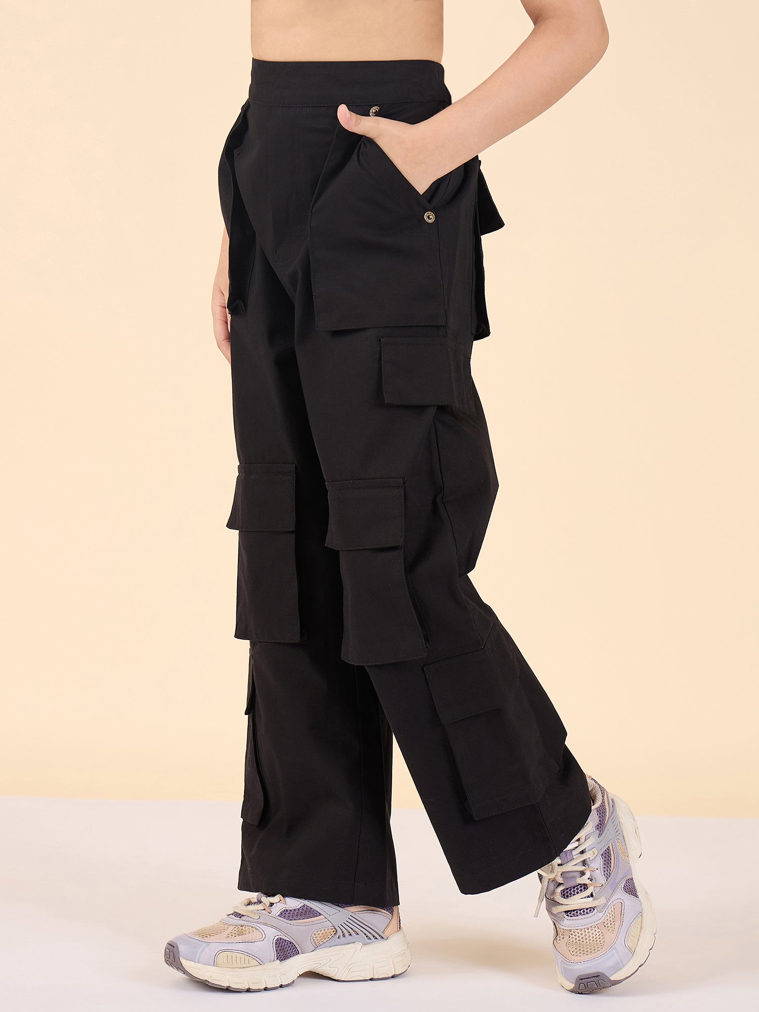 Girls Ankle Length Solid Cargo Pants - Black