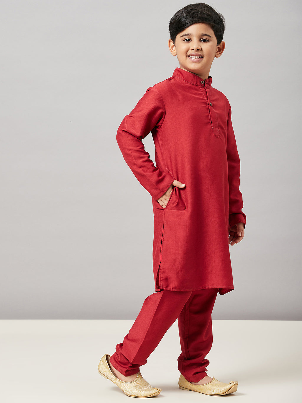 Boys Knee Length Solid Kurta Set - Maroon