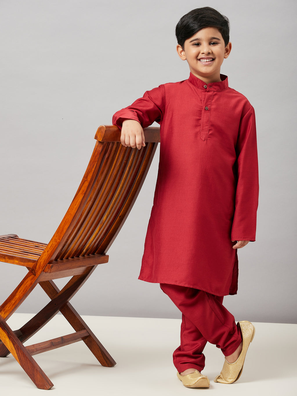 Boys Knee Length Solid Kurta Set - Maroon